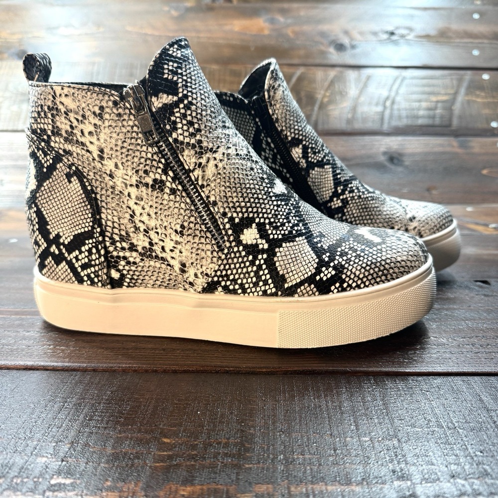 Nature Breeze Snake Print Sneaker Hidden Wedge Booties Women's Size 9 - Picture 11 of 15